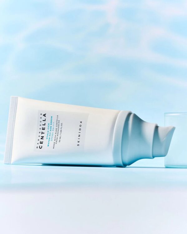 Skin 1004 HYALU-CICA WATER-FIT SUN SERUM SPF50+PA++++ ( 50 ml )