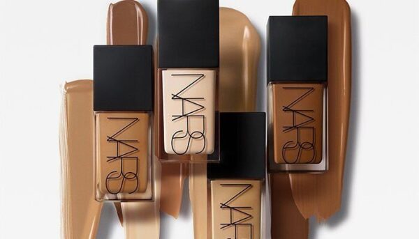 NARS light reflecting foundation