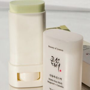 Beauty of Joseon
Matte sun stick : Mugwort + Camilia 18g